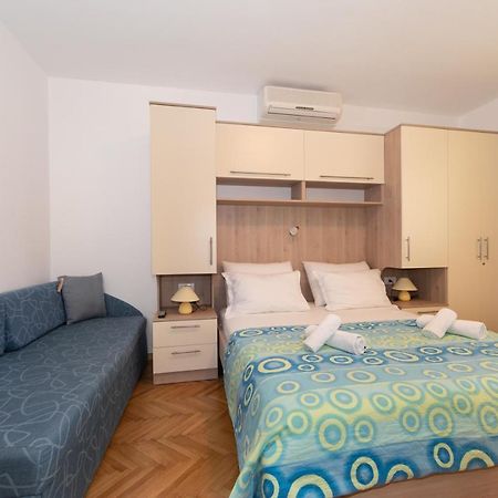 Apartman Dese 2+1 Tucepi Bagian luar foto