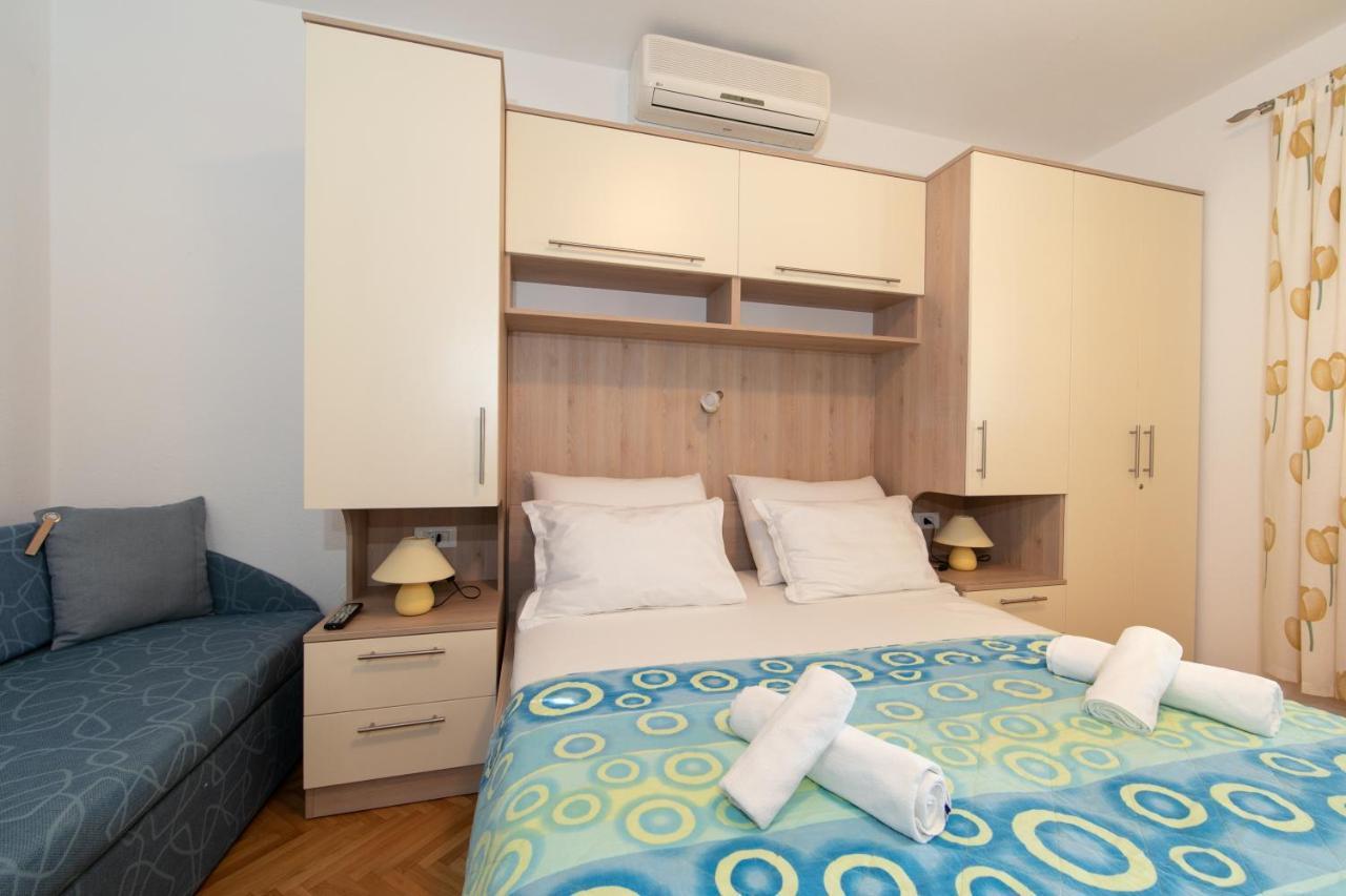 Apartman Dese 2+1 Tucepi Bagian luar foto