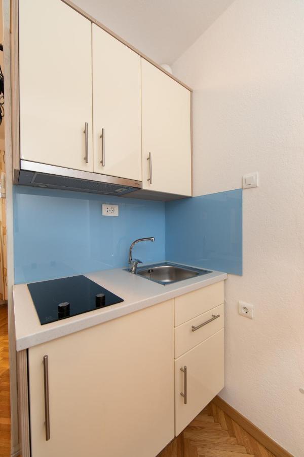 Apartman Dese 2+1 Tucepi Bagian luar foto